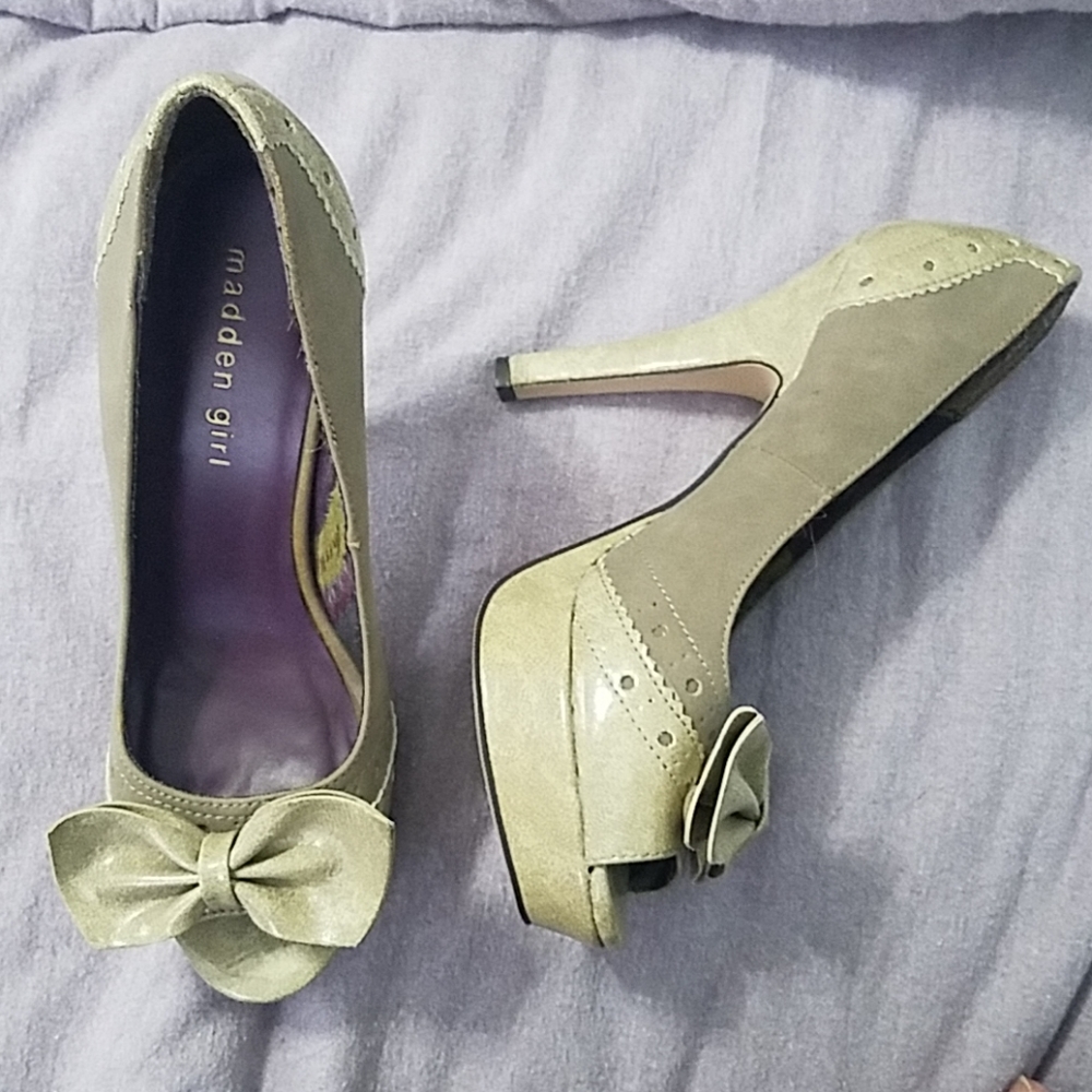 (SOLD) Madden Girl Peep Toe Pumps